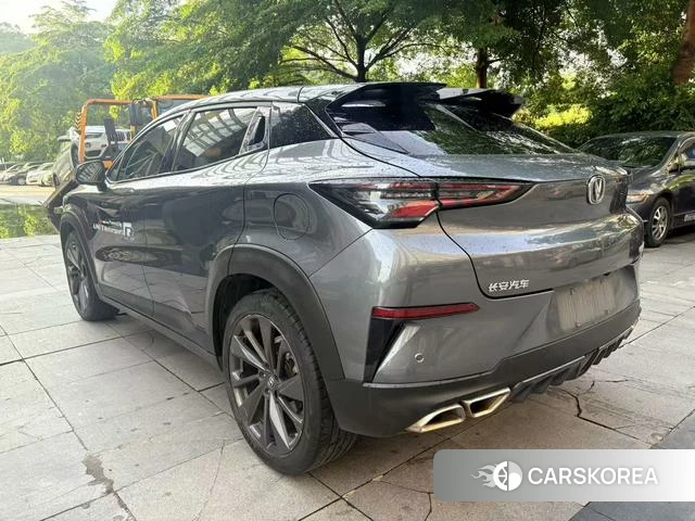 Chang'an UNI-T 2021 Темно-серый из Китая, фото 6