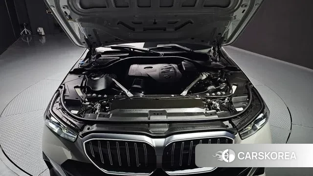 BMW 5 Series (G60) id 3388567 из Кореи 16