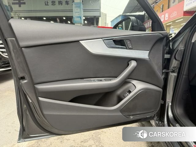 Audi A4L id 4258922 из Китая 18