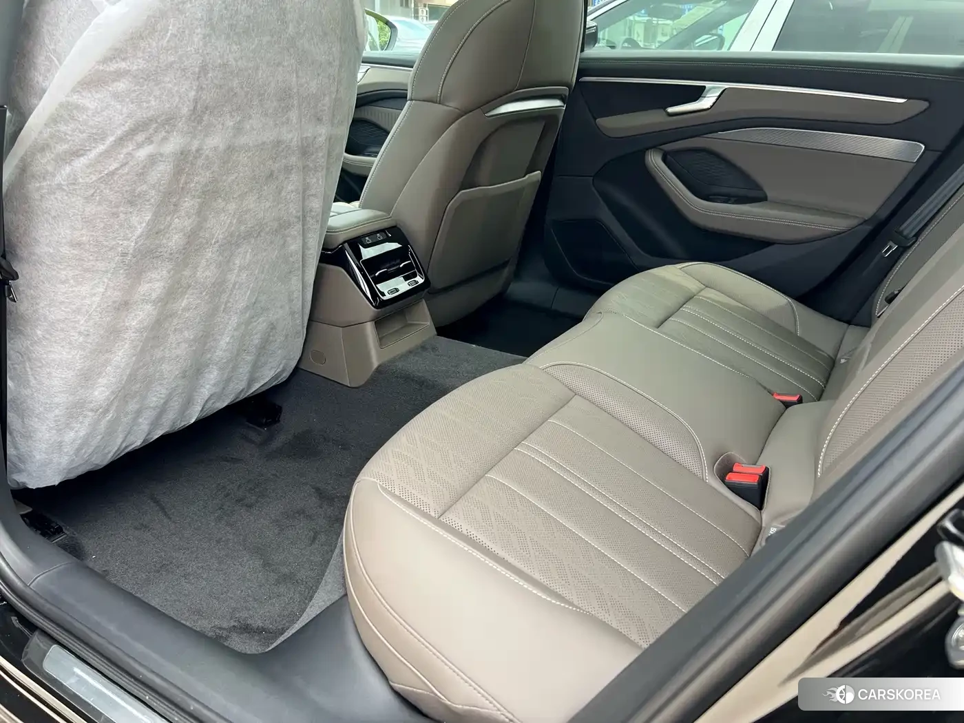 Audi A6L id 4655056 из Китая 13