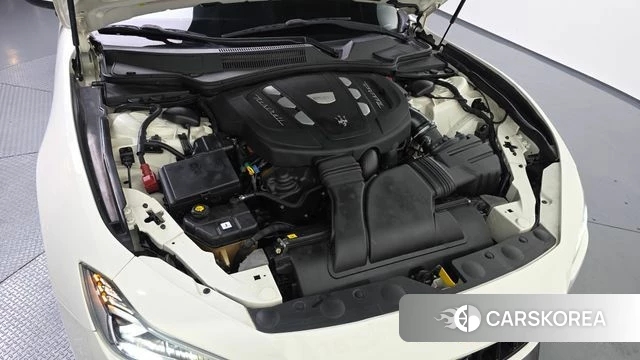 Maserati Ghibli id 4197209 из Кореи 16