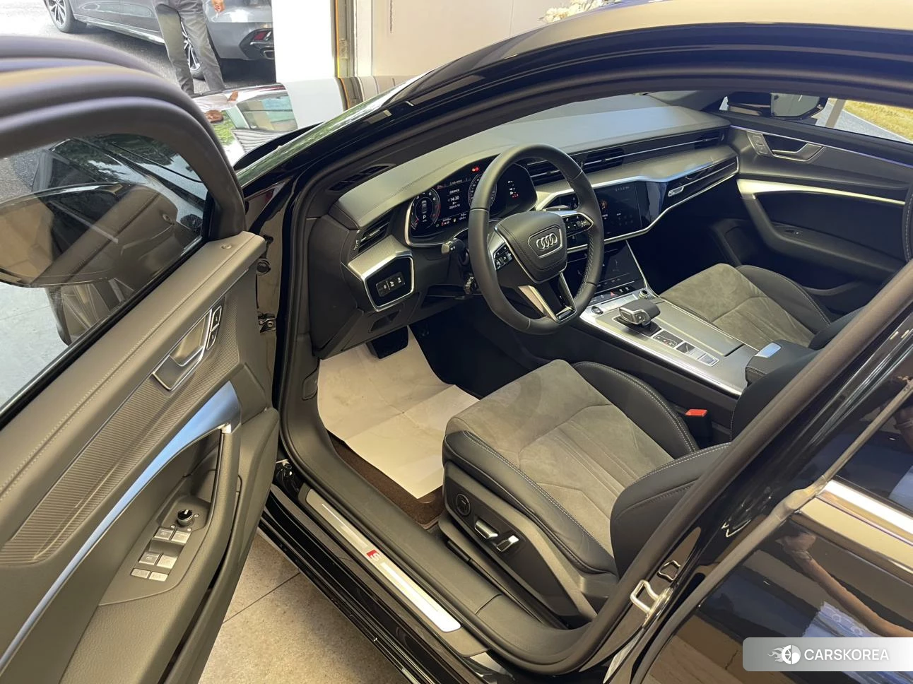 Audi A6L id 4492919 из Китая 12