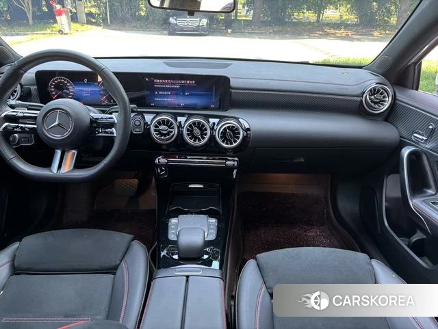 Mercedes-Benz Class A 2023 Белый из Китая, фото 6