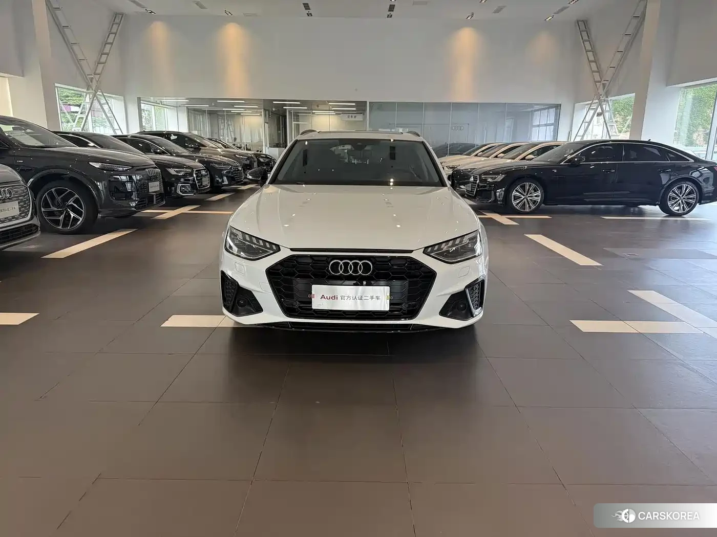 Audi A4L id 4680714 из Китая 13