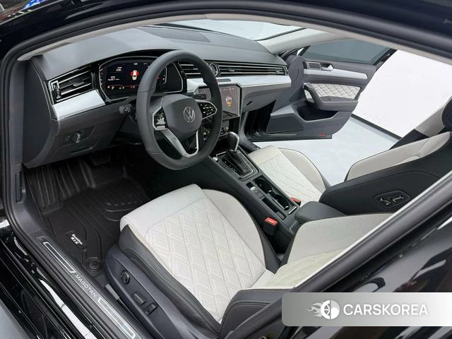 Volkswagen Magotan 2025 Черный из Китая, фото 6
