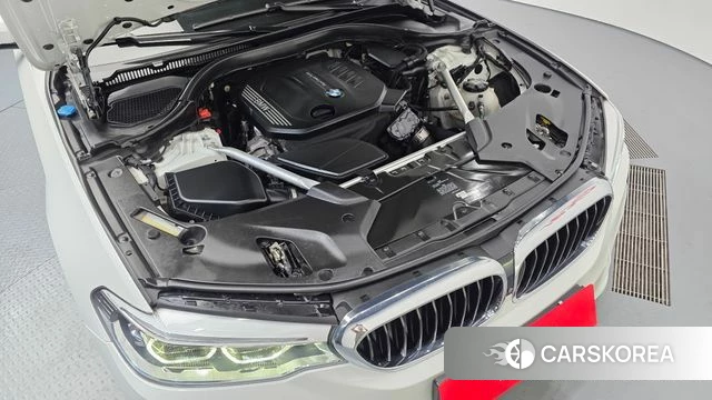 BMW 5 Series (G30) id 3795254 из Кореи 16