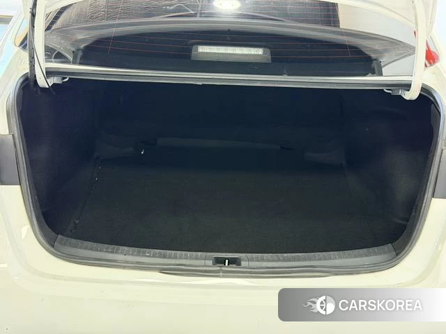 Toyota Corolla id 4278820 из Китая 16
