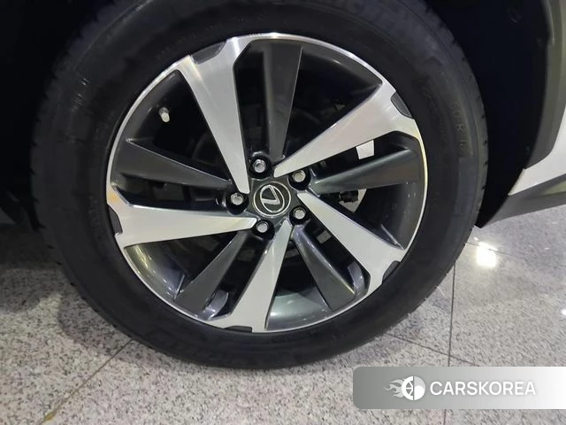 Lexus NX300h id 4615496 из Кореи 16