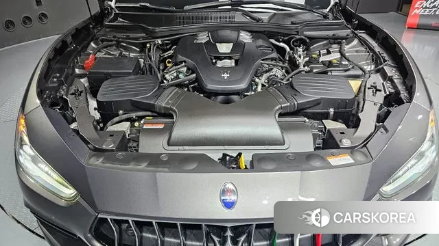 Maserati Ghibli id 3220937 из Кореи 16