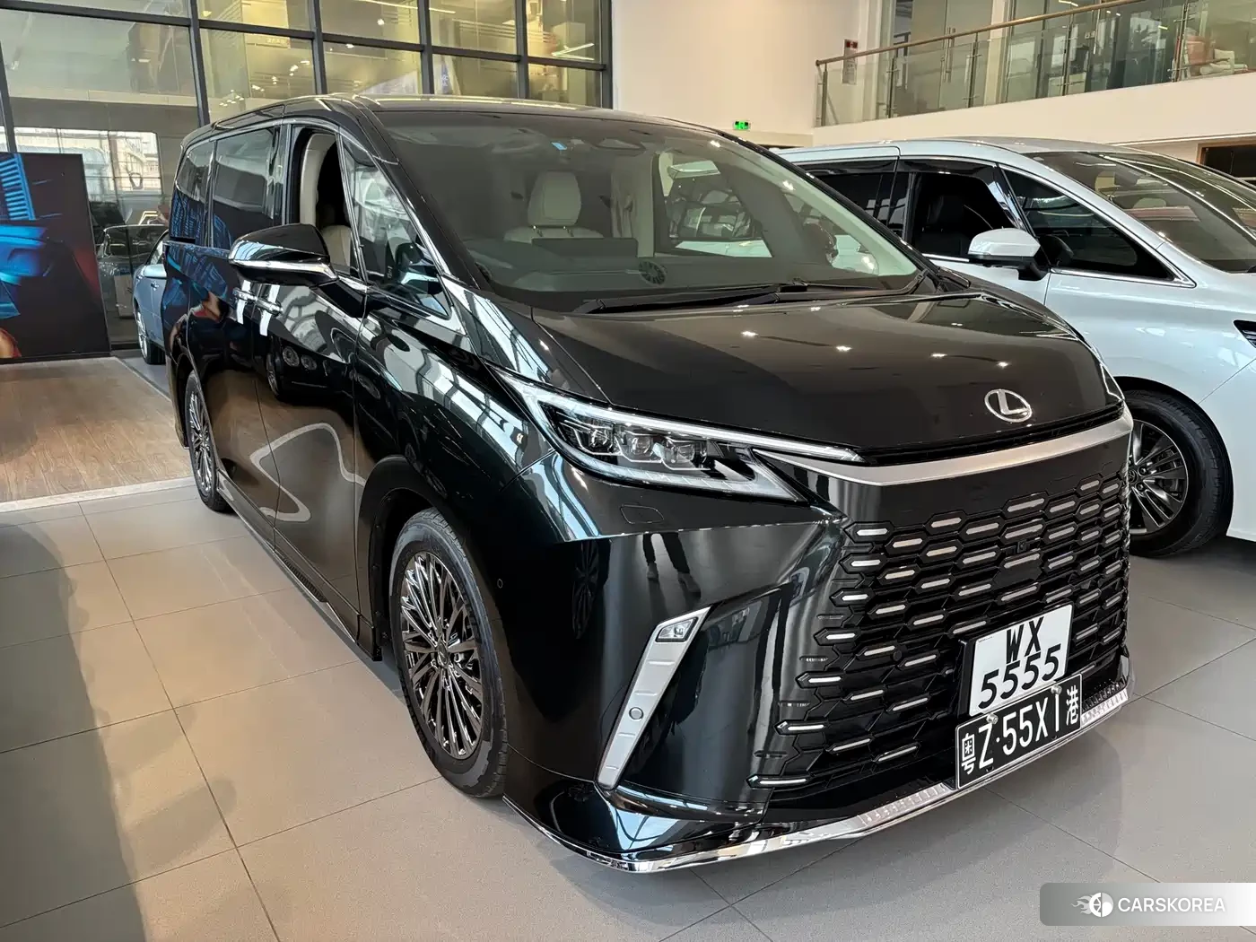 Lexus LM id 4680482 из Китая 7