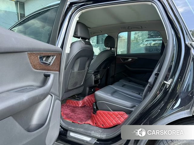 Audi Q7 2021 Черный из Китая, фото 6