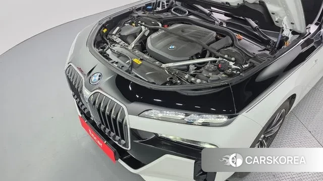 BMW 7 Series (G70) id 3496951 из Кореи 16