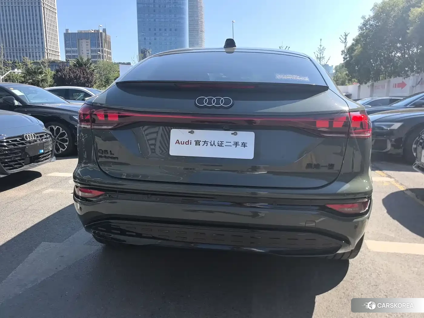 Audi Q6L Sportback e-tron id 4547566 из Китая 7