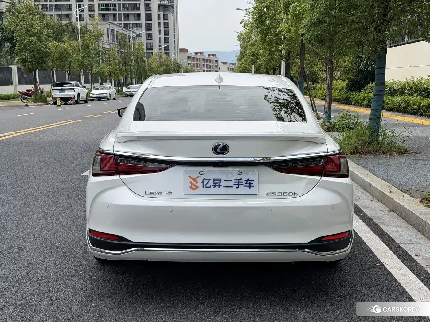 Lexus ES 2022 Белый из Китая, фото 6