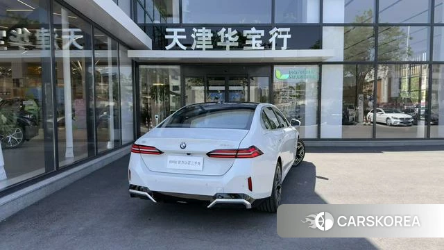 BMW 5 series 2025 Белый из Китая, фото 6