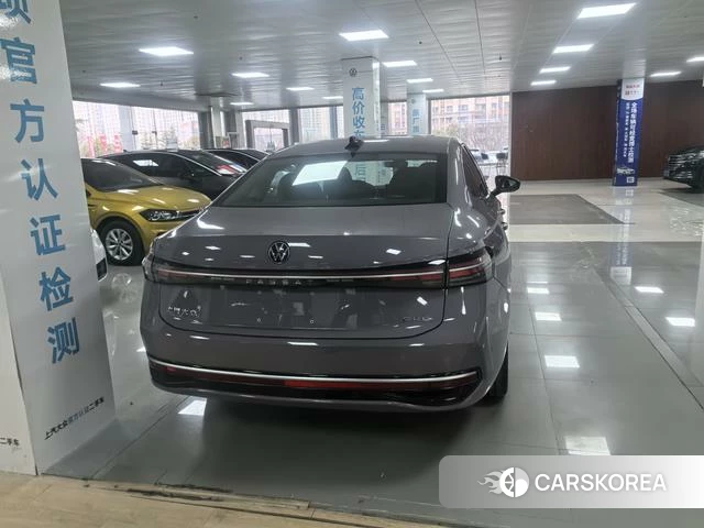Volkswagen Passat 2024 Фиолетовый из Китая, фото 6