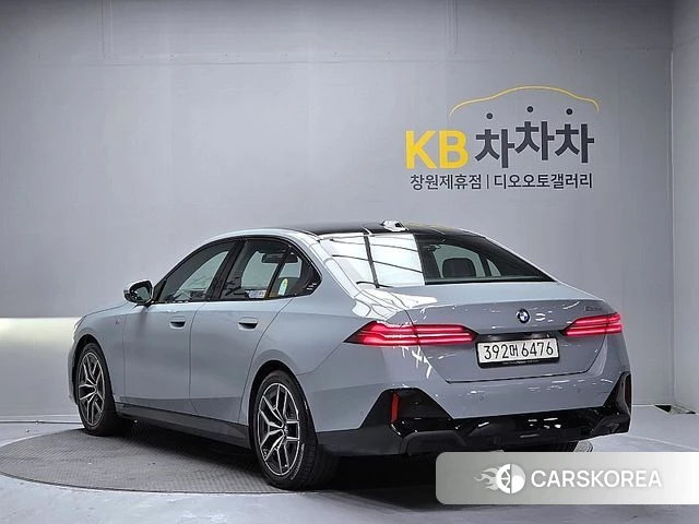 BMW 5 Series (G60) id 3896472 из Кореи 16