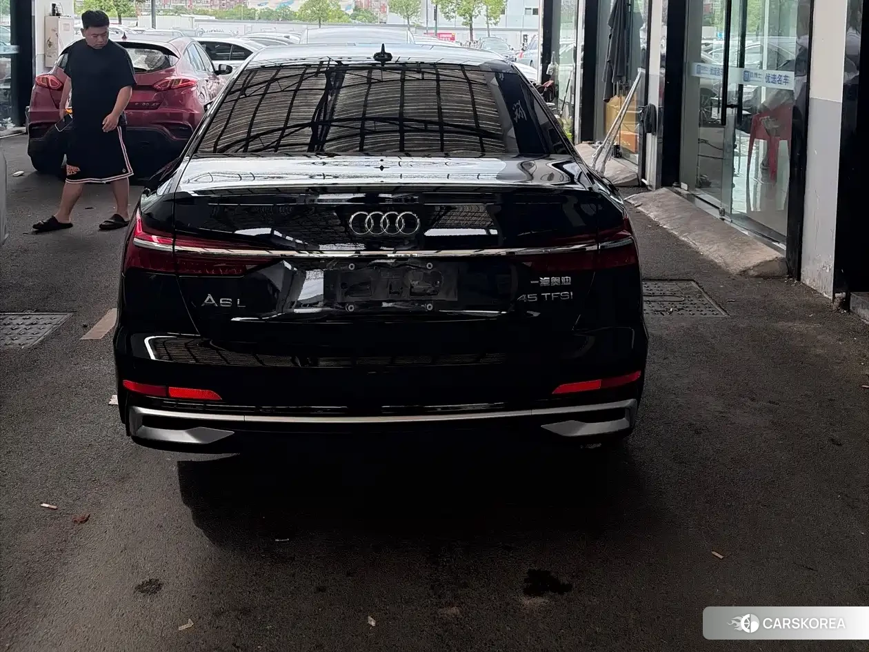 Audi A6L 2022 Черный из Китая, фото 6