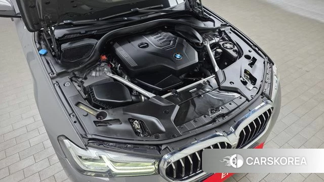 BMW 5 Series (G30) id 3840120 из Кореи 16