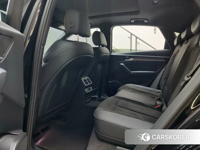 Audi Q5L 2022 Черный из Китая, фото 6