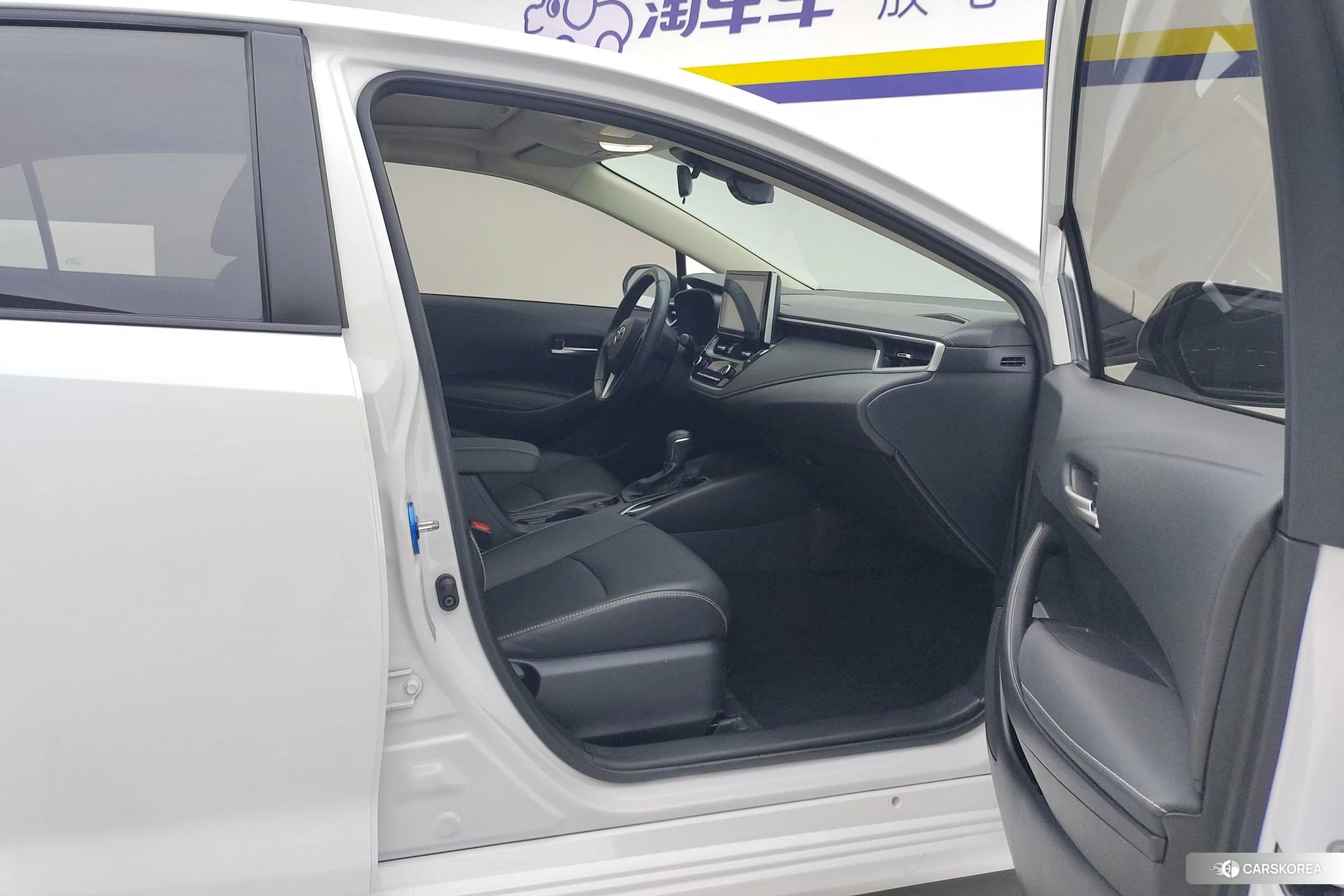 Toyota Corolla id 4510851 из Китая 13