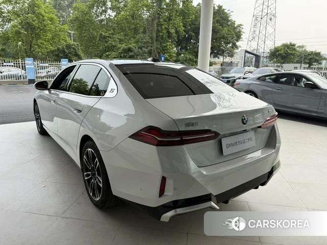 BMW 5 series id 4220984 из Китая 27