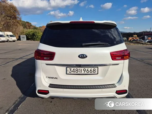Kia The New Carnival id 3449326 из Кореи 16