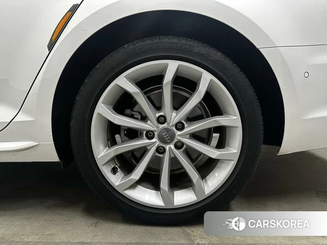 Audi A4L id 4228487 из Китая 16