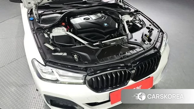 BMW 5 Series (G30) id 3437614 из Кореи 16