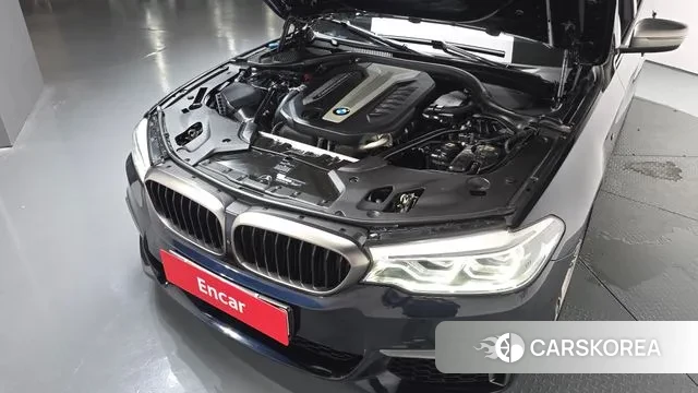 BMW 5 Series (G30) id 3209862 из Кореи 16