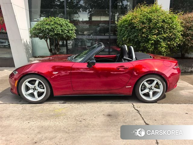 Mazda MX-5 2023 Красный из Китая, фото 6