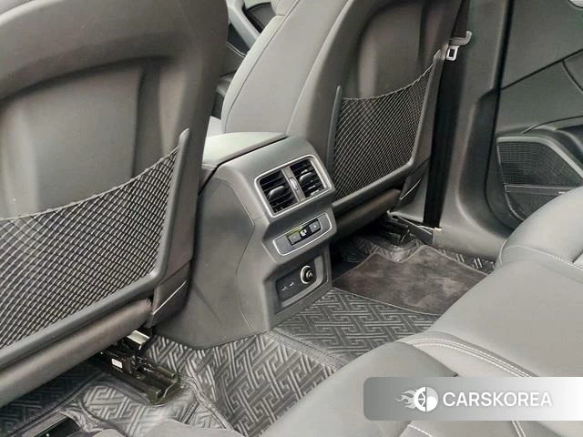 Audi Q5L 2022 Черный из Китая, фото 6