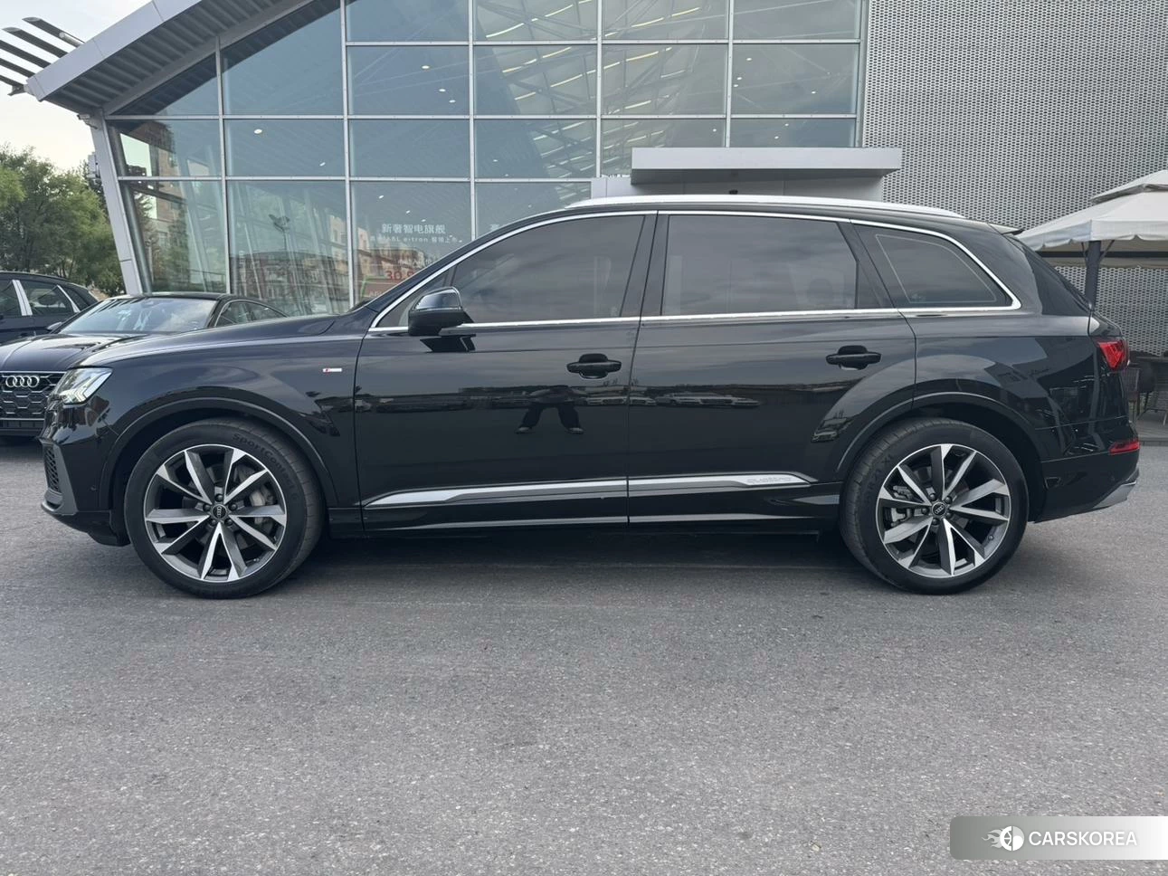 Audi Q7 2022 Черный из Китая, фото 6