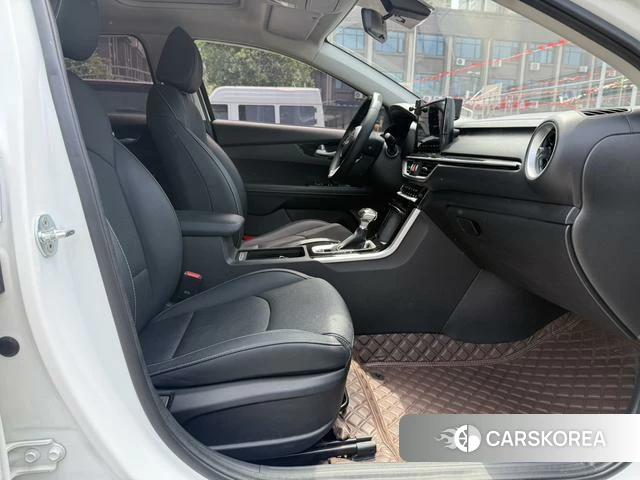 Kia K3 id 4301188 из Китая 16