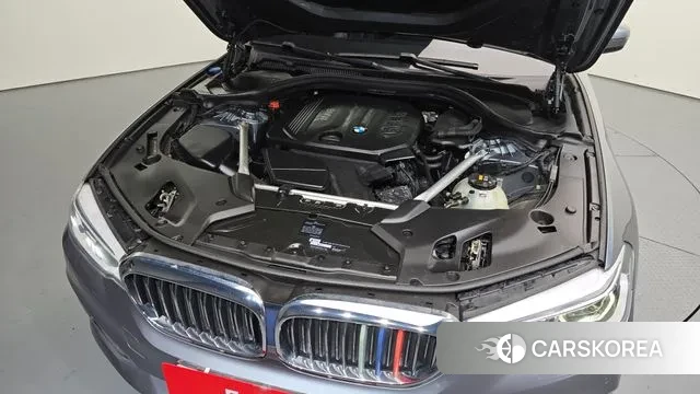 BMW 5 Series (G30) id 3313488 из Кореи 16