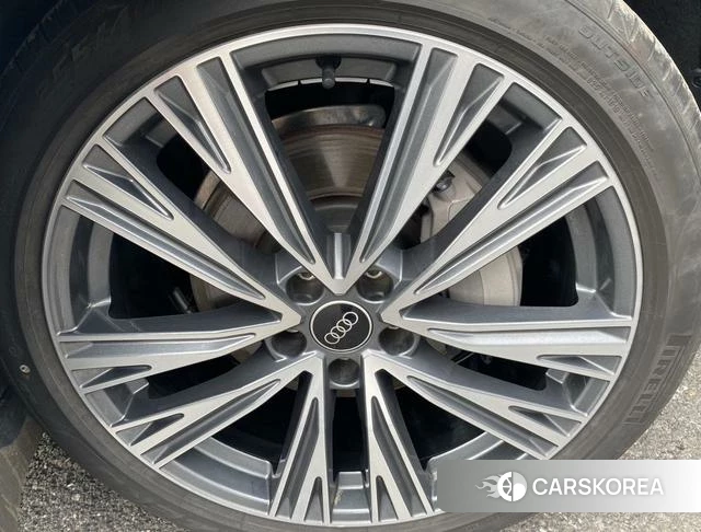 Audi A6L id 4277217 из Китая 14
