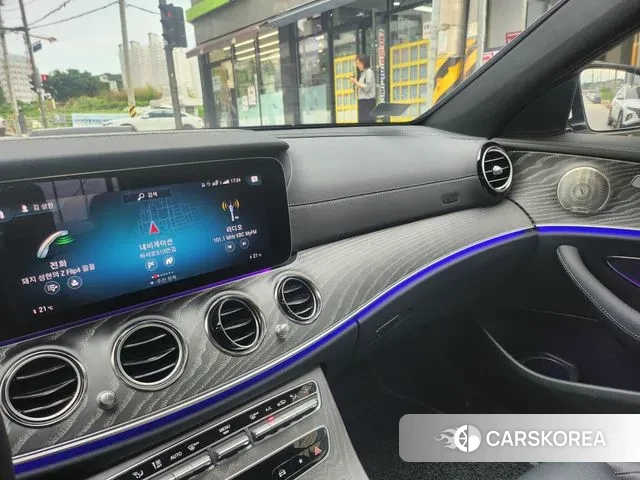 Mercedes-Benz E-Class W213 2023 Белый из Кореи, фото 6