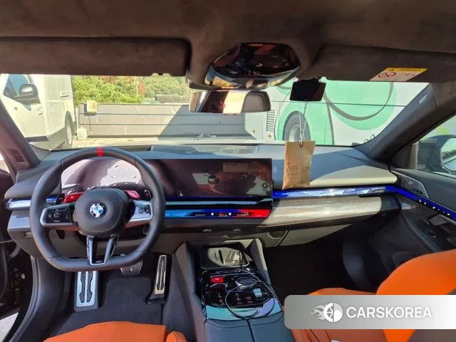 BMW M5 (G90) 2025 Черный из Кореи, фото 6