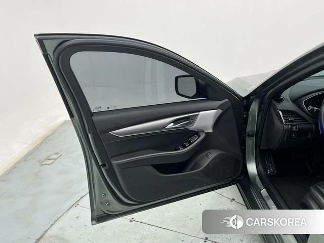 Cadillac CT5 id 4182461 из Китая 24