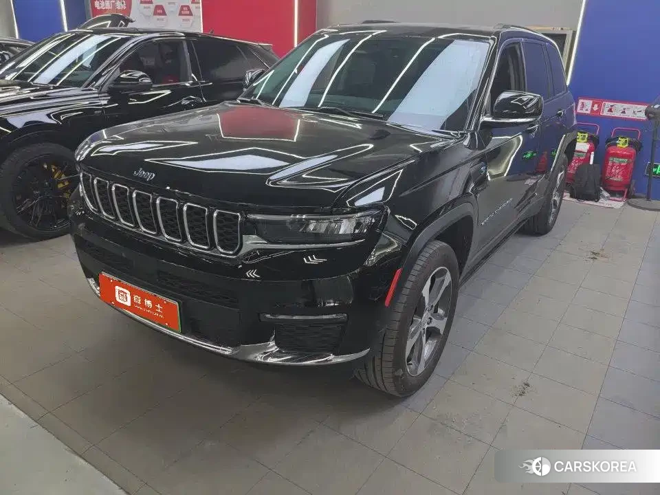 Jeep Grand Cherokee 4xe (imported) 2025 Черный из Китая, фото 6