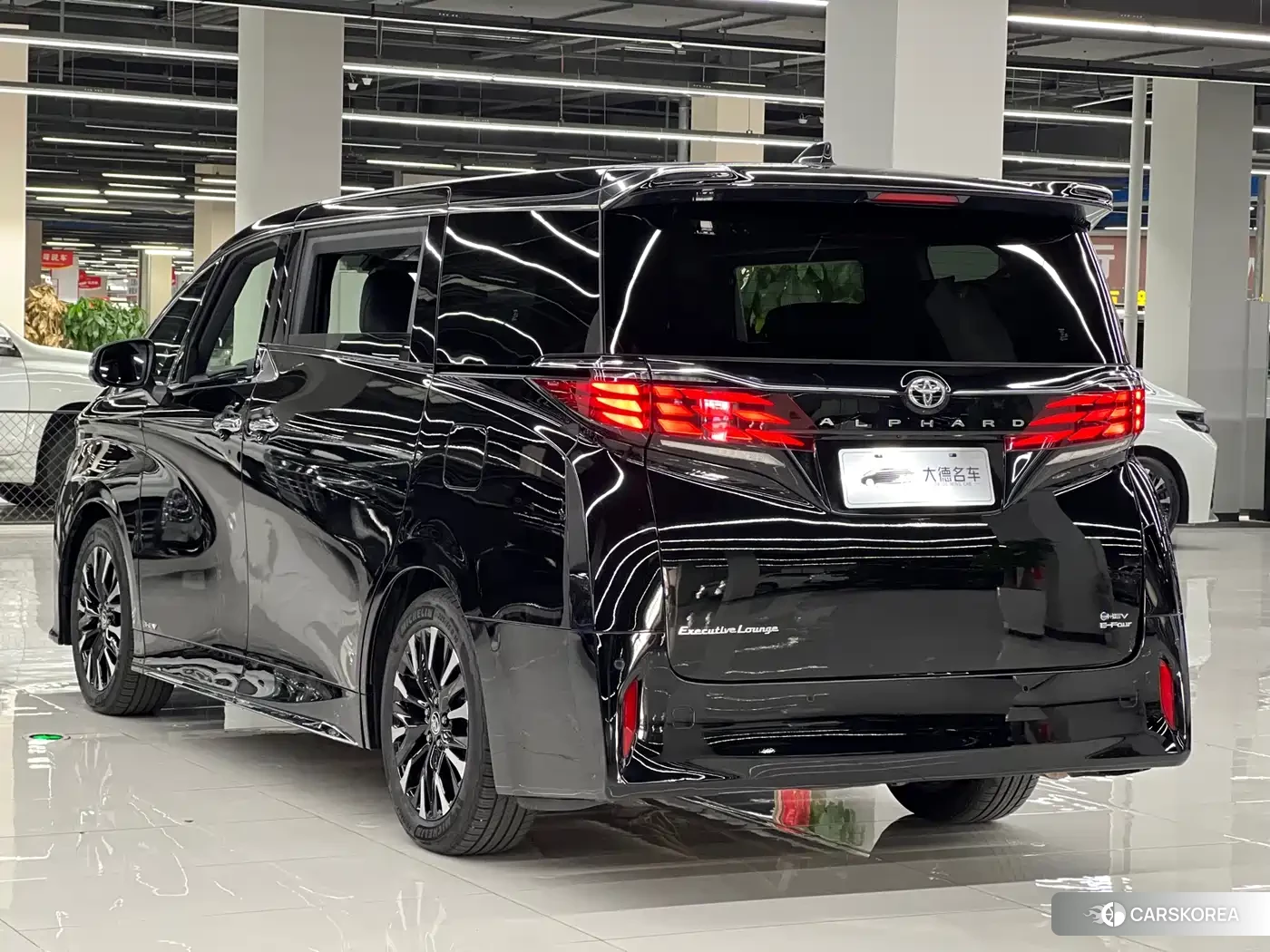 Toyota Elfa id 4606841 из Китая 24