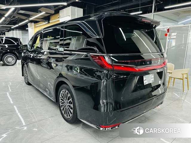 Lexus LM 2025 Черный из Китая, фото 6