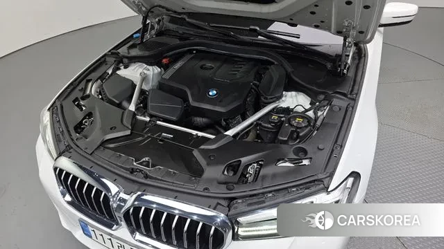 BMW 5 Series (G30) id 3023279 из Кореи 16