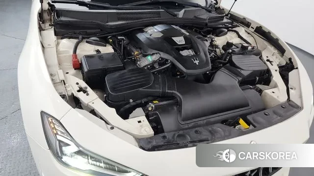 Maserati Ghibli id 3641797 из Кореи 16