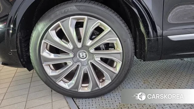 Bentley Bentayga 2024 Черный из Кореи, фото 6