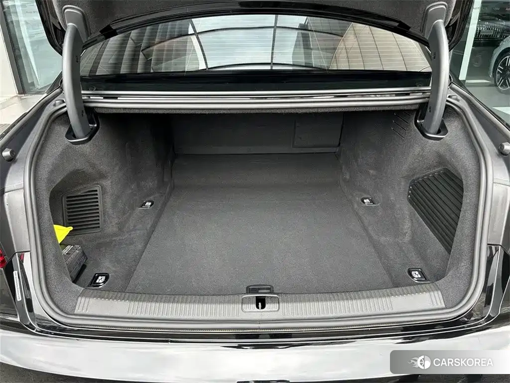 Audi A8 id 4545883 из Китая 11