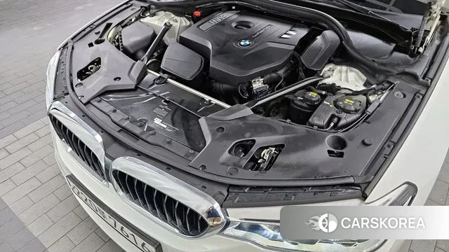 BMW 5 Series (G30) id 2986906 из Кореи 16