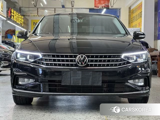 Volkswagen Magotan 2025 Черный из Китая, фото 6