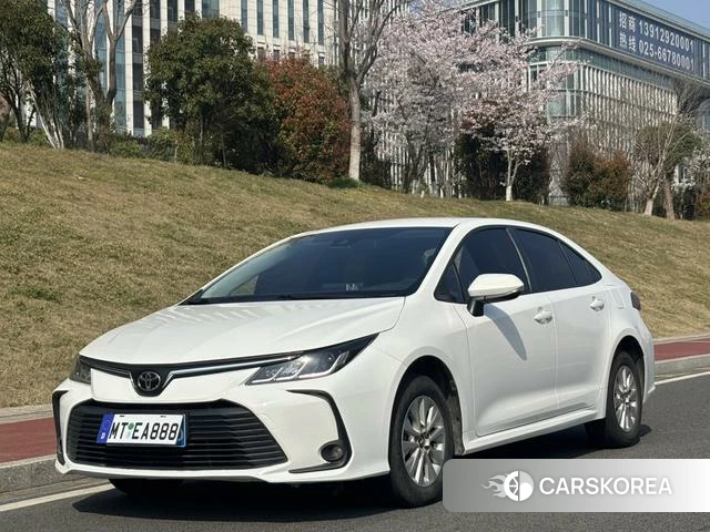 Toyota Corolla 2023 Белый из Китая, фото 6
