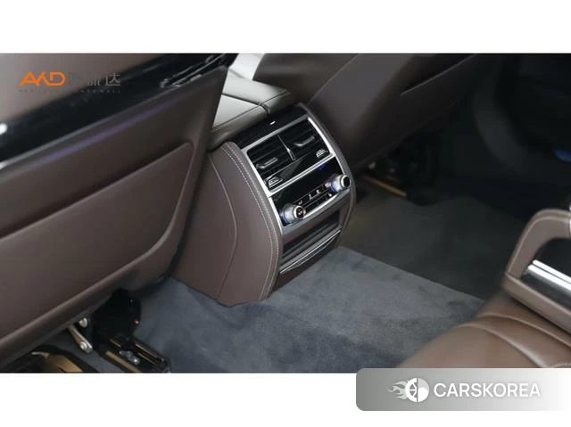 BMW 7 series 2022 Черный из Китая, фото 6